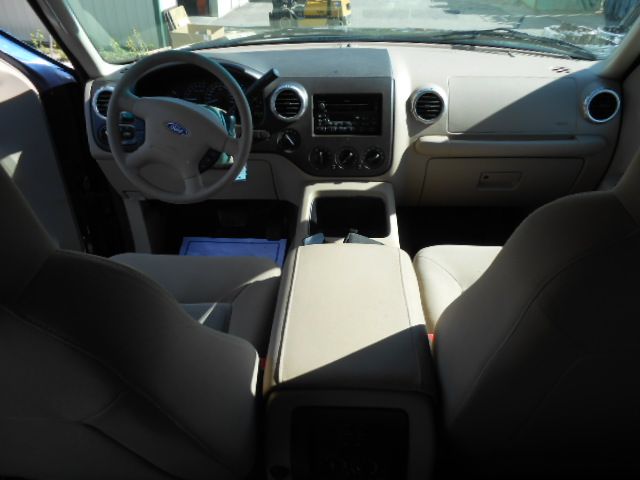Ford Expedition 2003 photo 16