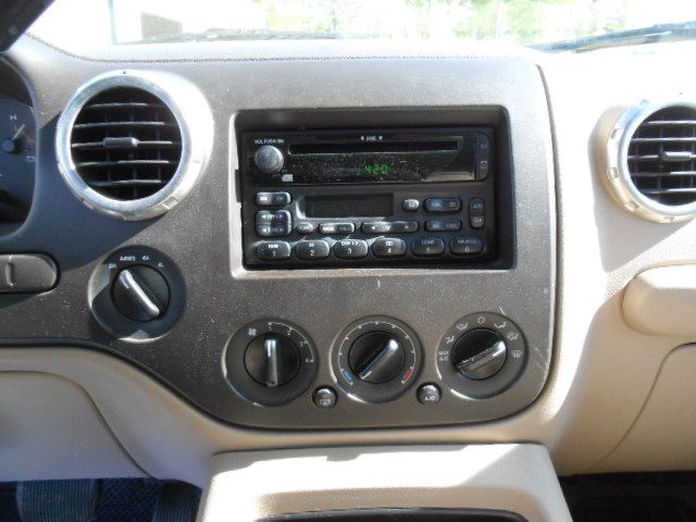 Ford Expedition 2003 photo 3