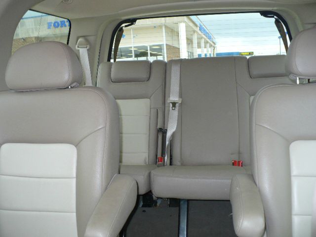 Ford Expedition E320 - Extra Sharp SUV