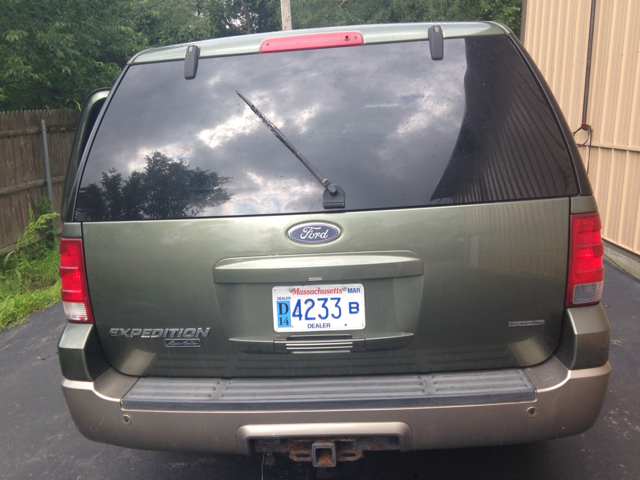 Ford Expedition E320 - Extra Sharp SUV