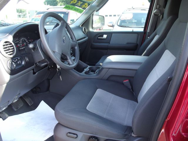 Ford Expedition MOON BOSE Quads SUV