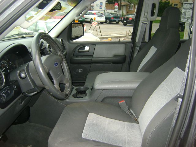 Ford Expedition MOON BOSE Quads SUV