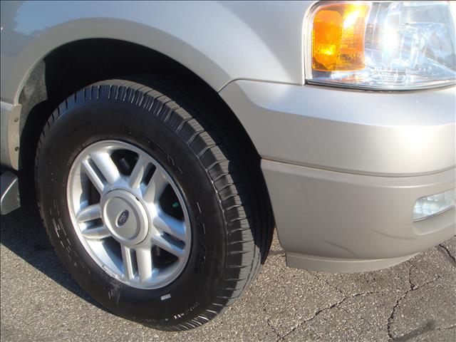 Ford Expedition 2003 photo 9