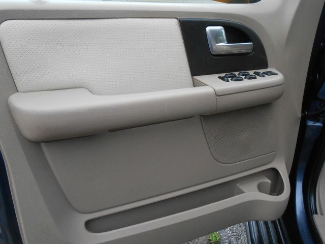 Ford Expedition 2003 photo 10