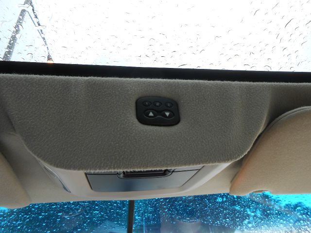 Ford Expedition 2003 photo 2