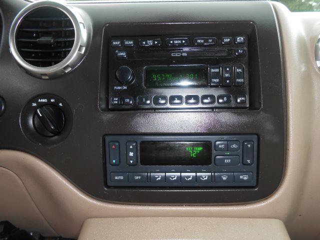 Ford Expedition 2003 photo 9