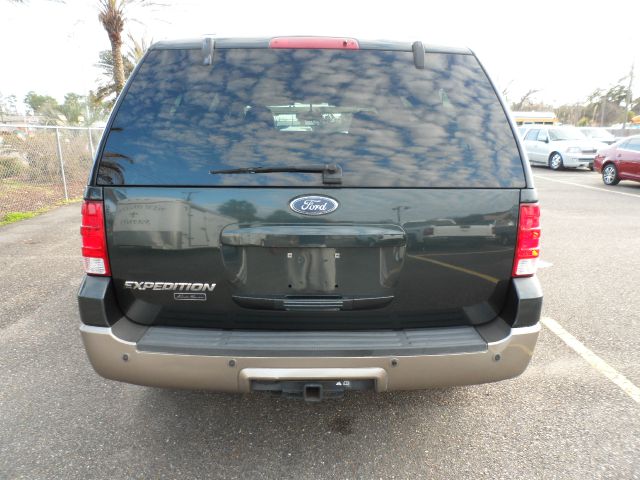 Ford Expedition 2dr HB Man Spec SUV