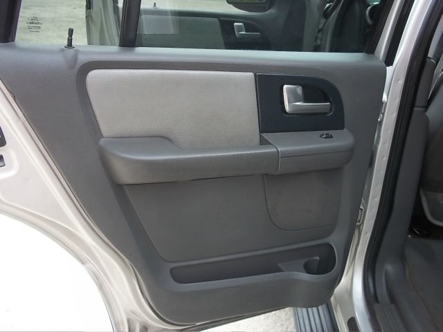 Ford Expedition 2003 photo 15