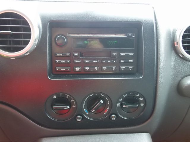 Ford Expedition 2003 photo 16