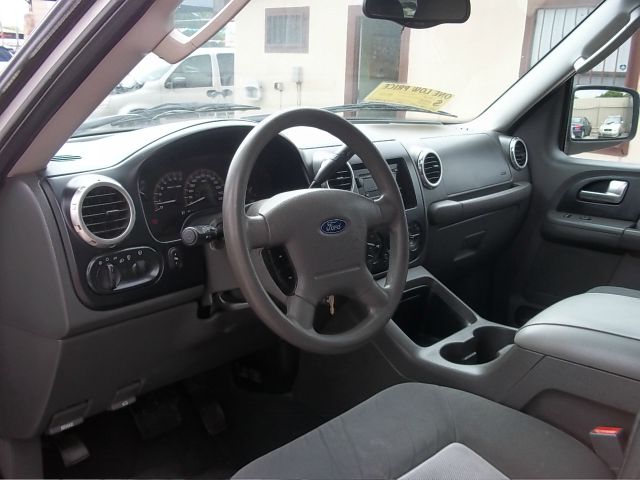 Ford Expedition 2003 photo 18