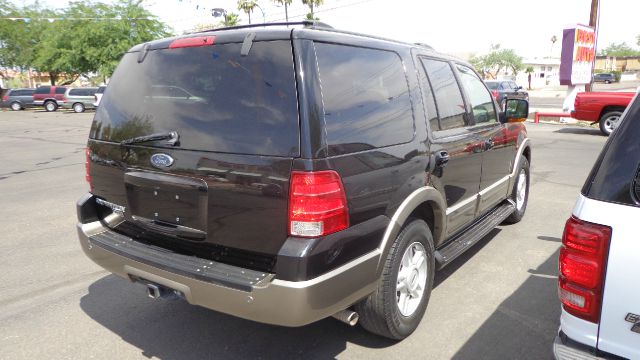 Ford Expedition E320 - Extra Sharp SUV