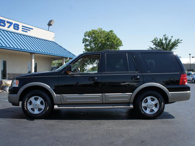 Ford Expedition 2003 photo 2