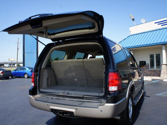 Ford Expedition 2003 photo 4