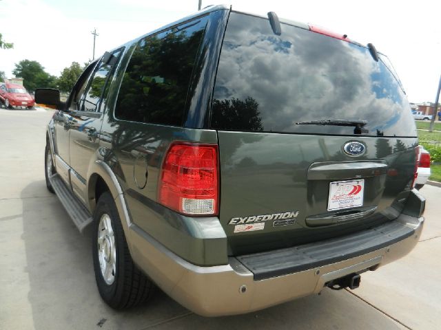 Ford Expedition 2003 photo 2