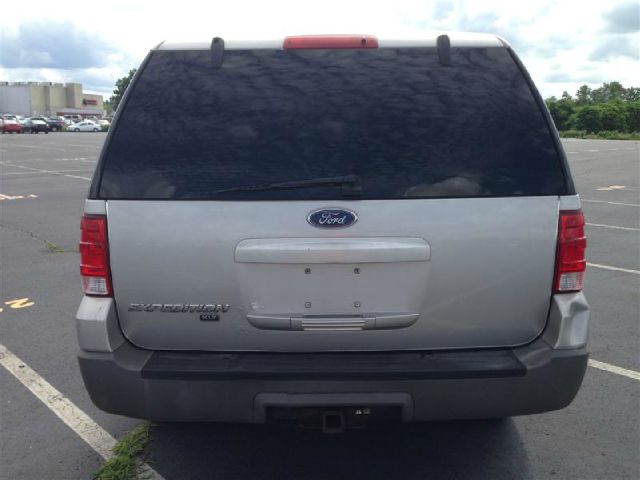 Ford Expedition Xe-v6 4x4 SUV