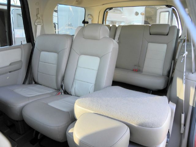 Ford Expedition 2003 photo 1