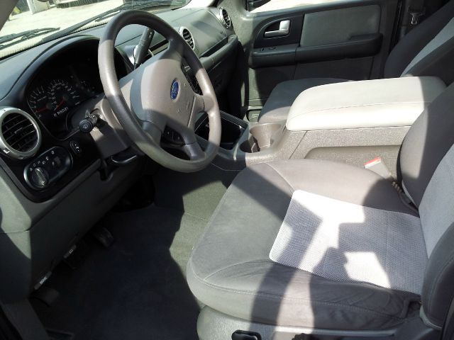 Ford Expedition 2003 photo 11