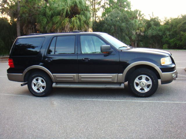 Ford Expedition 2003 photo 2