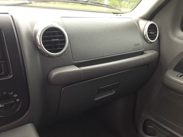 Ford Expedition 2003 photo 13