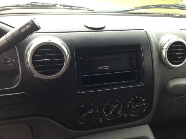 Ford Expedition 2003 photo 17