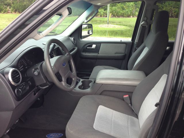 Ford Expedition 2003 photo 2