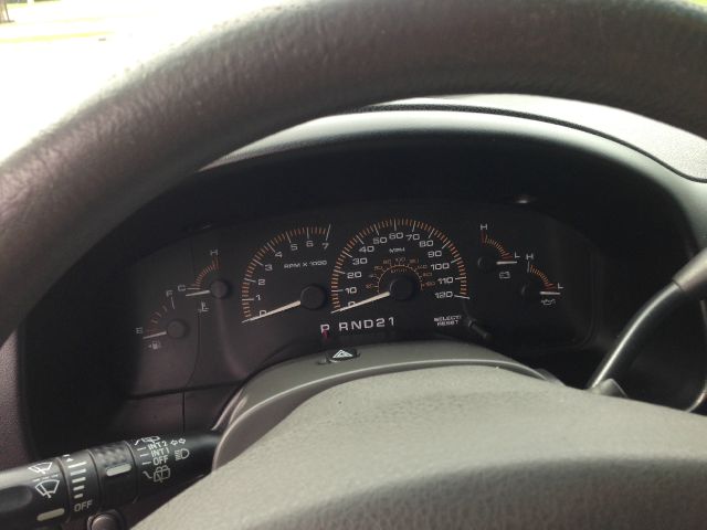 Ford Expedition 2003 photo 21