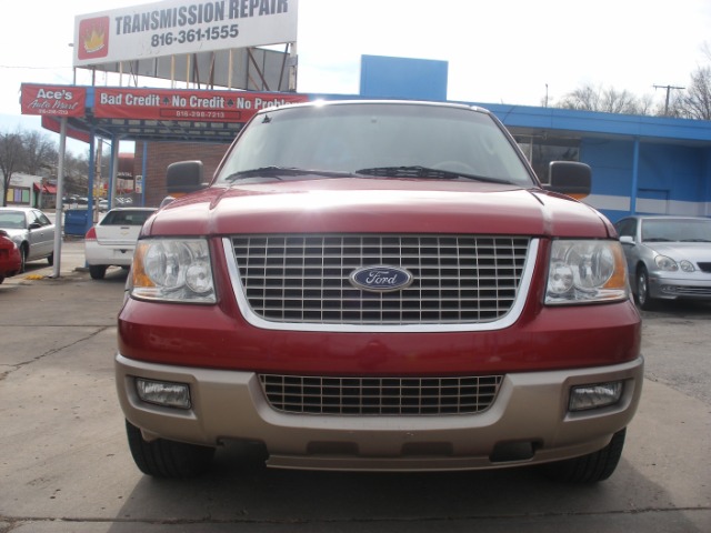 Ford Expedition 2004 photo 1