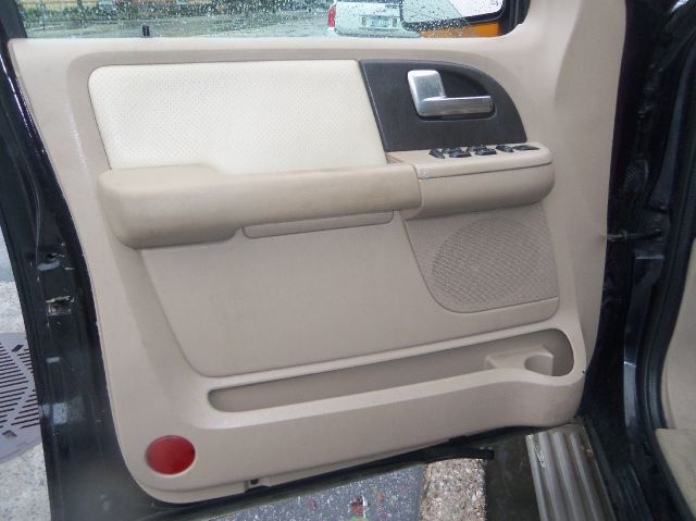 Ford Expedition 2004 photo 12