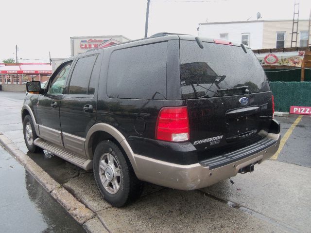 Ford Expedition 2004 photo 2