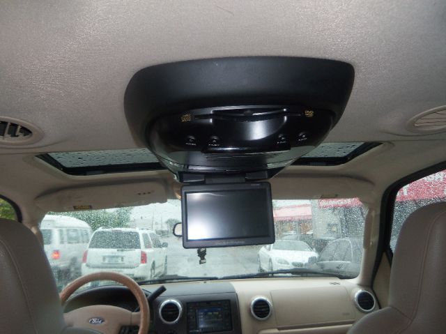 Ford Expedition 2004 photo 4