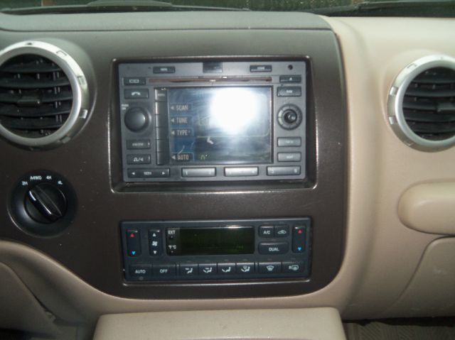 Ford Expedition 2004 photo 5