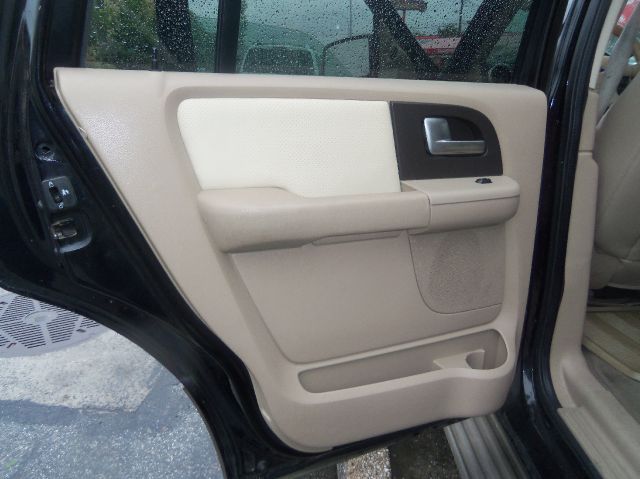 Ford Expedition 2004 photo 9