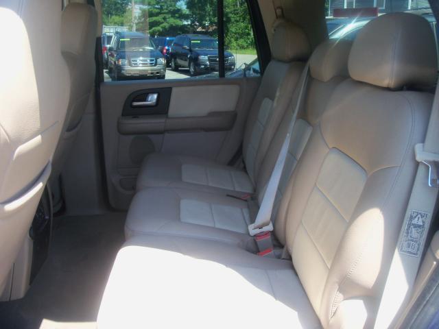 Ford Expedition 2004 photo 4