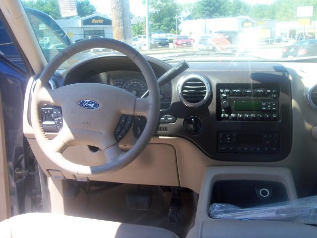 Ford Expedition 2004 photo 5