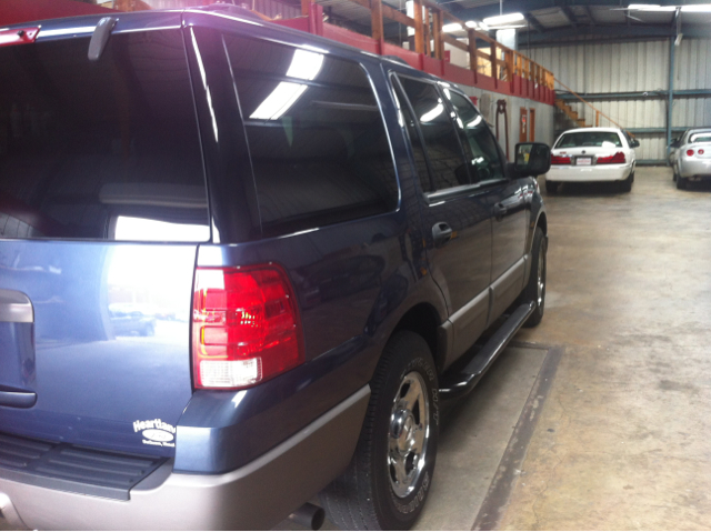 Ford Expedition 2004 photo 3
