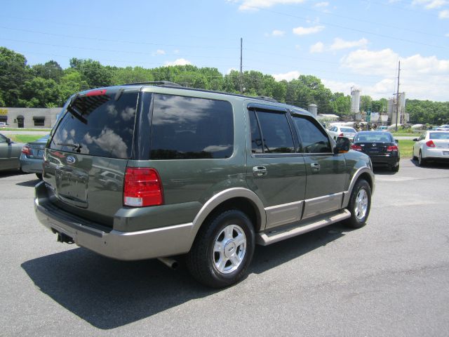 Ford Expedition 2004 photo 1