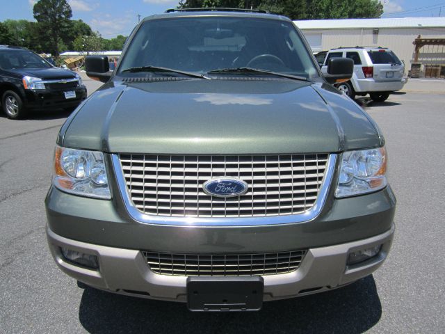 Ford Expedition 2004 photo 3