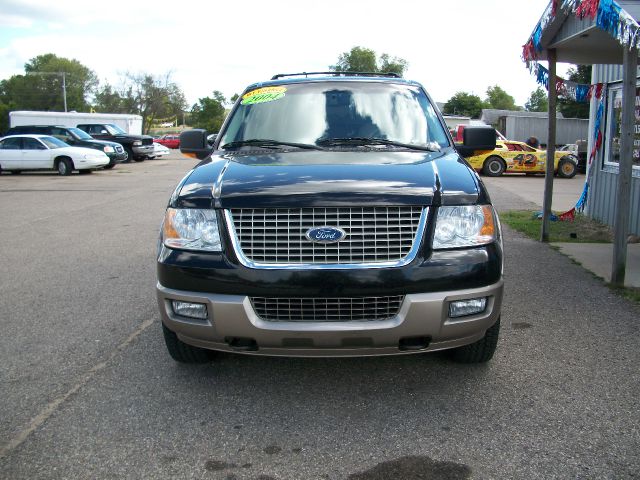 Ford Expedition 2004 photo 2