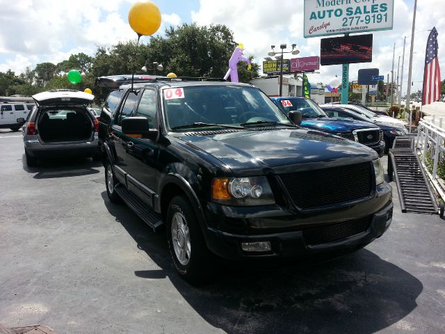 Ford Expedition 2004 photo 2