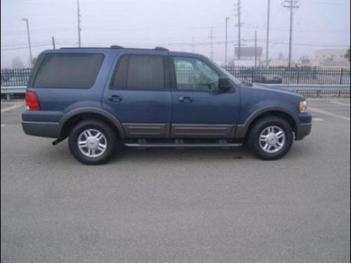Ford Expedition 2004 photo 2