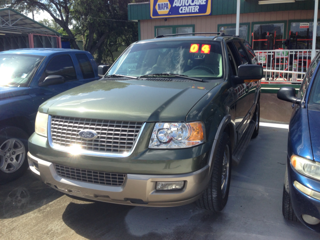 Ford Expedition 2004 photo 2