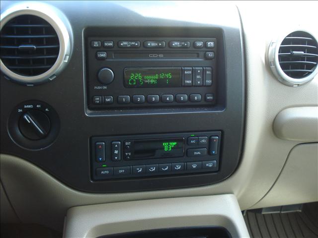 Ford Expedition 2004 photo 4