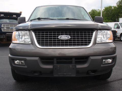 Ford Expedition 2004 photo 2