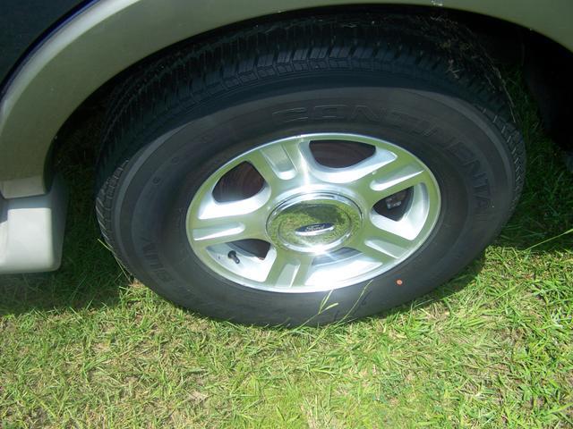 Ford Expedition 2004 photo 3