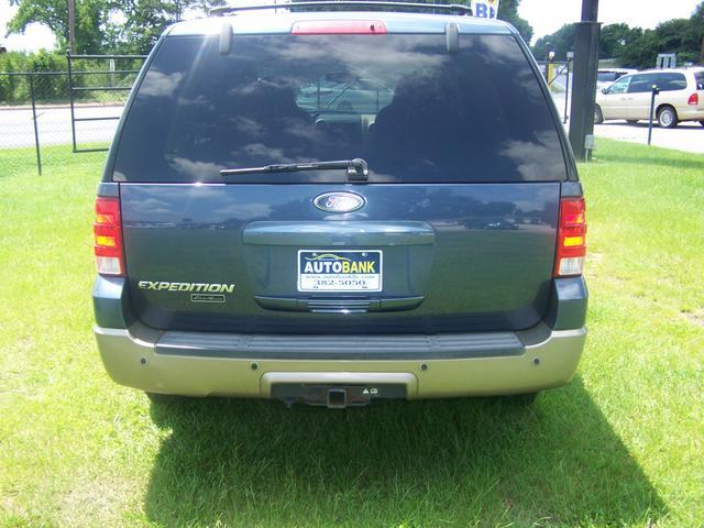 Ford Expedition 2004 photo 4