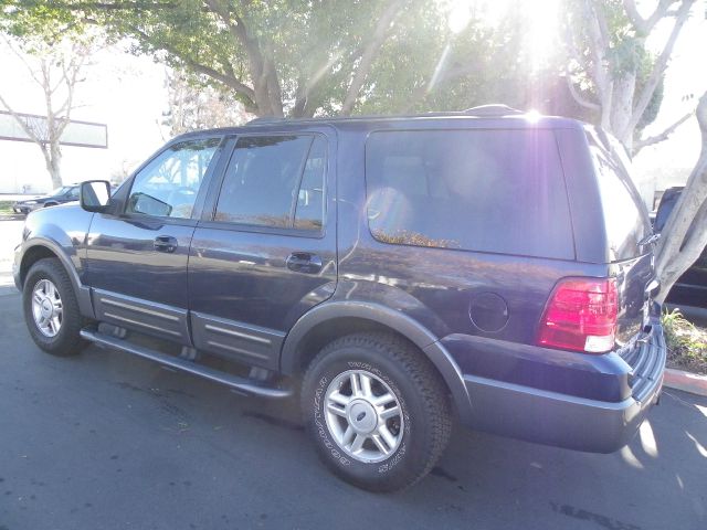 Ford Expedition 2004 photo 2