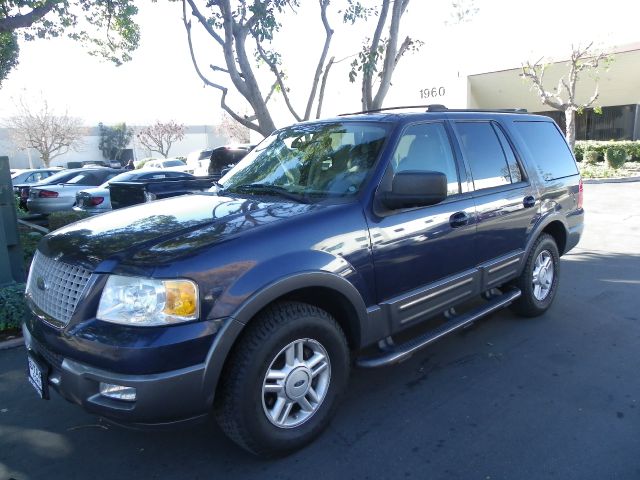 Ford Expedition 2004 photo 3