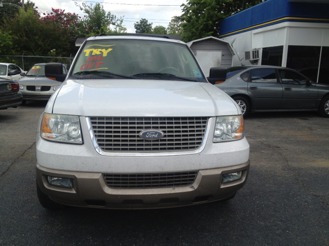 Ford Expedition 2004 photo 1