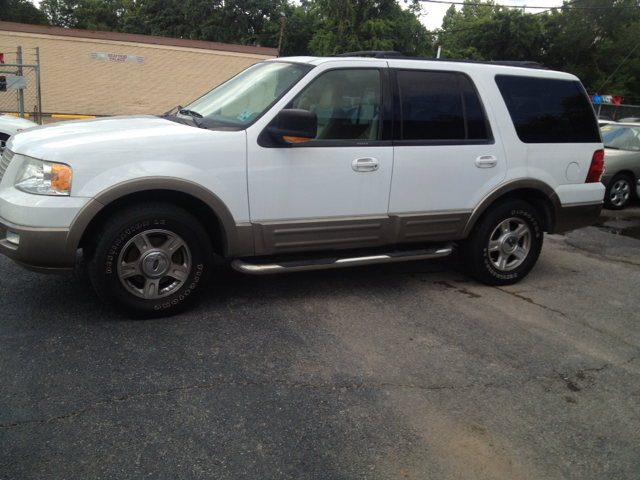 Ford Expedition 2004 photo 3