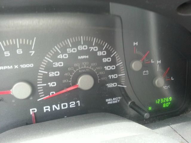 Ford Expedition 2004 photo 3